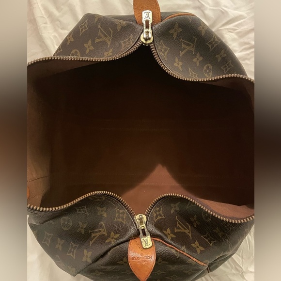 Louis Vuitton Travel Bag Keepall 45 w/ LV lock and key and Luggage Tag - Picture 9 of 15
